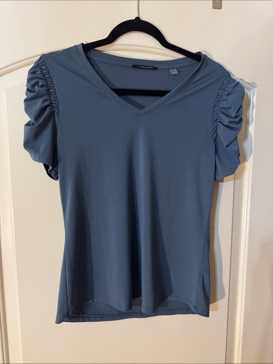 Tahari Tops - Tahari Dusty Blue V-Neck Ruched Short Sleeve Top S